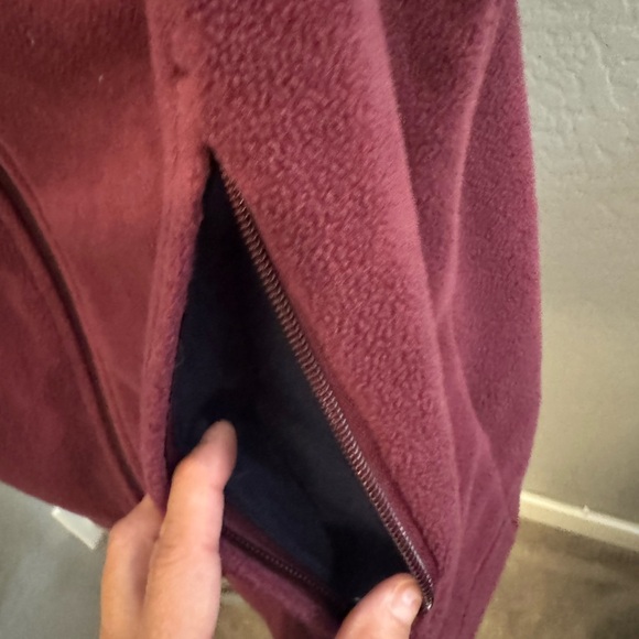 XL Columbia Fleece Vest Women’s Wine Zip Up Soft Cozy Layer - Picture 5 of 10